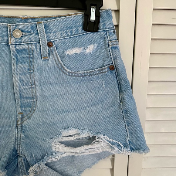 Levi’s Women’s denim shorts size 25 - Picture 3 of 6